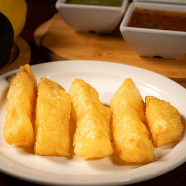 Fried Yuca (Yuca Frita).