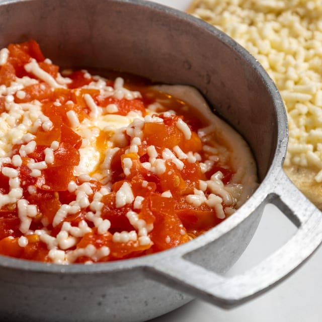 Fried or Scrambled Eggs (Huevos Fritos o Revueltos).
